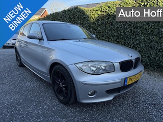BMW 118i Executive | Airco | Cruise Control | Sportstoelen | Elekt. Ramen | LMV | Privacy Glass | PDC | APK tot 04-01-2027!
