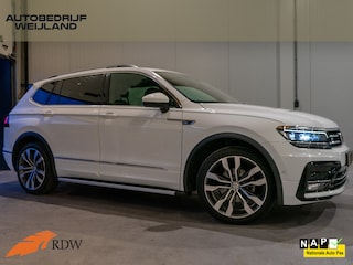 Volkswagen Tiguan 1.5 TSI Highline Business R 7p. I 2X R-line I Keyless I Trekhaak I 20" I Pano I Virtual I Camera I 7P I