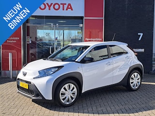 Toyota Aygo PLAY AUTOMAAT APPLE CAR PLAY & ANDROID AUTO CAMERA ADAPTIVE CRUISE