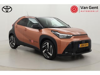 Toyota Aygo Hybrid 115 envy | Apple Carplay / Android Auto | Stoelverwarming | LED | Keyless | Adaptive Cruise | Clima | Parkeersensoren voor/achter | Camera | 18 inch