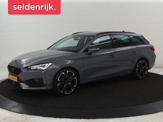 Cupra Leon 1.4 eHybrid VZ | 245pk | Trekhaak | Stoelverwarming | Adaptive cruise | Camera | Carplay | Navigatie | Sfeerverlichting | Keyless | Park Assist | Memory | Sportstoelen | Full LED | PHEV | Plug In