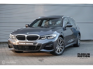BMW 3-serie Touring 330e High Executive | M Pakket | Pano | HUD | ACC | Stoelverw. | LED | Flippers | NL Auto | Helder glas