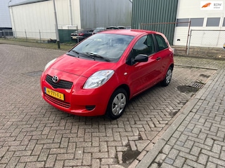 Toyota Yaris 1.0 VVTi +