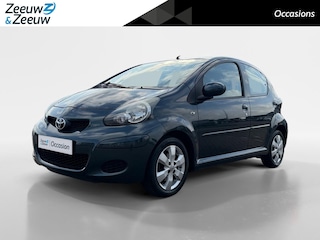 Toyota Aygo 1.0-12V Aspiration Green Navigator | Airco | Alcantara bekleding | Bluetooth | 14" lichtmetalen velgen | Elektrische ramen voor |