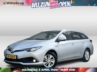Toyota Auris Touring Sports 1.8 Hybrid Now / Navigatie / Camera / Parkeersensoren V+A / Climate controle / Cruise