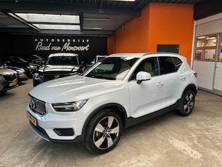 Volvo XC40 1.5 T3 INSCRIPTION / Leder / Trekhaak / Camera / 19inch