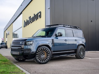 Land Rover Defender 110 2.0 P300e 110 X-Dynamic l 6 Persoons l Treeplanken l Schuif- /kantel Pano l Adapt. Cruise l Black Pack l 360 Camera