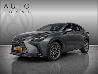 Lexus NX 350h AWD Luxury Line | LEDER | CAMERA | LED LAMPEN | ADAPTIEVE CRUISE | DODEHOEK DETECTIE | HUD DISPLAY | STUURVERWARMING/VERWARMDE STOELEN | NAVIGATIE |
