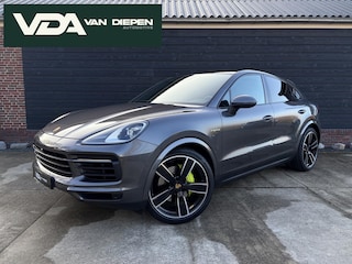 Porsche Cayenne 3.0 E-Hybrid - Sport Chrono l Panorama l Achter As Best. l Luchtvering l 22''