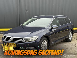 Volkswagen Passat Variant 1.8 TSI Highline AUTOMAAT, TREKHAAK