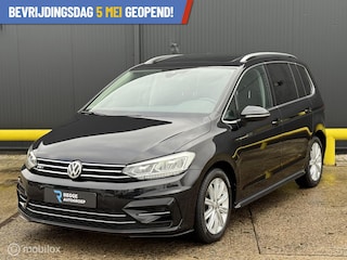 Volkswagen Touran 2.0 TDI DSG R-Line PANODAK | TREKHAAK |