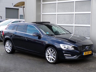 Volvo V60 2.0 T3 Momentum|Xenon|Dakje|Cruise|Navi|Trekhaak