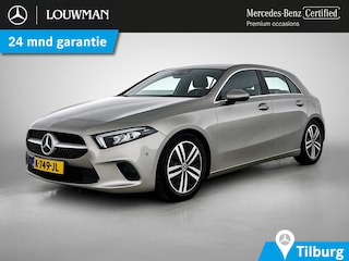 Mercedes-Benz A-klasse 180 Business Solution Luxury Ledkoplampen | Sfeerverlichting | Stoelverwarming | Parkeerpakket met achteruitrijcamera. Inclusief 48 maanden MB Certified garantie voor Europa.