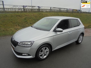 Skoda Fabia 1.0 Tsi benzine 5 deurs airco lmv navigatie pdc