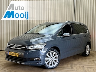 Volkswagen Touran 1.5 TSI Comfortline Business 7p Uitklapbare Trekhaak / Camera / LED / Adapt. Cruise / Stoelverwarming / Navigatie / PDC V&A / 17'' LMV