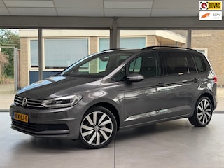 Volkswagen Touran 1.4 TSI Highline |Led|Carplay|Trekhaak|Keyless|Standkachel|Clima|Stoelverwarming|ACC|