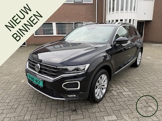 Volkswagen T-Roc 1.5 TSI Sport | DSG | Camera | Trekhaak | Stuur & Stoelverwarming | Led |