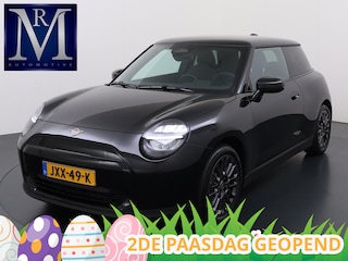 Mini Cooper E Essential XS 40.7 kWh NIEUWE AUTO | HEAD-UP DISPLAY | CAMERA | STOELVERWARMING  | ORIGINEEL NL AUTO | FABRIEKSGARANTIE TM 2029 |
