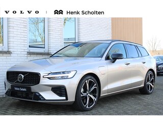Volvo V60 T6 Automaat Plug-in hybrid AWD Ultra Dark | Panoramadak | Premium audio by Harman Kardon | Verwarmbare voorstoelen en achterbank | Stuurwielverwarming | Parkeerverwarming  | Apple carplay/Android auto | Rondom zichtcamera |  Adaptive cruise control |