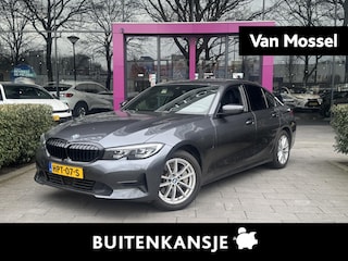 BMW 330e | APPLE CARPLAY | HALF LEDER | BLUETOOTH | NAVIGATIE | ADAPTIVE CRUISE CONTROL | HEAD UP DISPLAY |