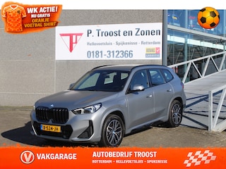 BMW X1 xDrive25e Orig NL auto/Dealeronderhouden/Sfeerverlichting/Apple carplay/Navigatie/Achteruitrijcamera/Elektrische achterklep/Parkeersensoren rondom/