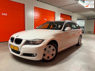 BMW 3-serie Touring 318i Luxury Line