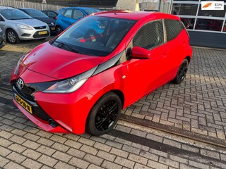 Toyota Aygo 1.0 VVT-i x-wave