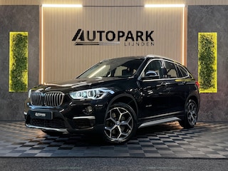 BMW X1 SDrive20i High Executive M-Sport NAP/LED/HuD/SFEERVERLICHTING/CAM/AUTOMAAT