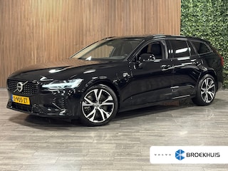 Volvo V60 T6 AWD Recharge Plus Dark | Schuifdak | Trekhaak | Adaptieve Cruise Control | Stoelverwarming voor+achter | Stuurwielverwarming | Parkeercamera | Full LED Meesturende koplampen | Pilot Assist | Elektrische voorstoelen geheugen | Lederen bekleding | Zitting verlenging voorstoelen | Google Infotainment | 18 Inch | Keyless Drive | Parkeersensoren voor+achter | Privacy Glass | Elektrisch bedienbare achterklep | DAB Radio | Apple Carplay/Android Auto | Volvo On Call met mobiele App functie | Onyx Black Metallic |