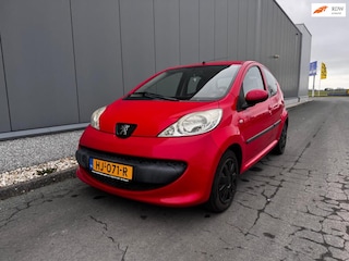 Peugeot 107 1.0-12V XR