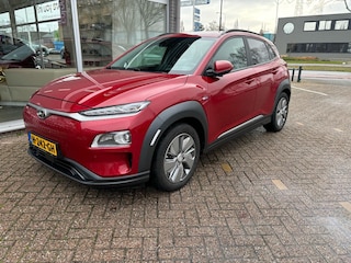 Hyundai Kona EV Premium 64 kWh Leder | Elektrische Stoelverstelling | Camera