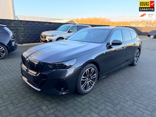 BMW i5 Touring EDrive40 M-Sport PRO, B&W, panorama, trekhaak