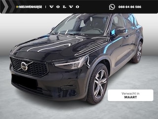 Volvo XC40 2.0 B4 Plus Dark | Lederen bekleding | 360 camera | Stoel- en stuurverwarming | Navigatie | Apple Carplay / Android Auto | Parkeersensoren voor + achter | Harman Kardon audio | Cruise control | Elektrische stoelverstelling |