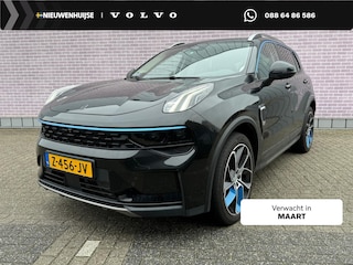 Lynk & Co 01 1.5 Plug-in Hybrid | PHEV | 360 Graden Camera | Trekhaak | Panoramadak | Cruise Control Adaptief | Lichtmetalen Velgen 20 inch | Parkeersensoren | Navigatie | Apple Carplay | Android Auto