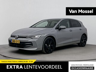 Volkswagen Golf 1.5 eHybrid Life Edition 204PK | Camera | Stoel+stuur verwarming | Carplay | Parkeersensoren | Standkachel | 140km bereik Elektrisch |