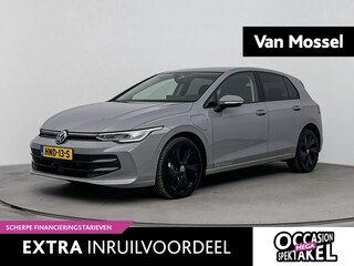 Volkswagen Golf 1.5 eHybrid Life Edition 204PK | Camera | Stoel+stuur verwarming | Carplay | Parkeersensoren | Standkachel | 140km bereik Elektrisch |
