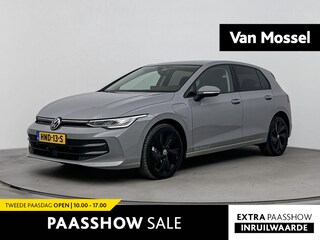 Volkswagen Golf 1.5 eHybrid Life Edition 204PK | Camera | Stoel+stuur verwarming | Carplay | Parkeersensoren | Standkachel | 140km bereik Elektrisch |