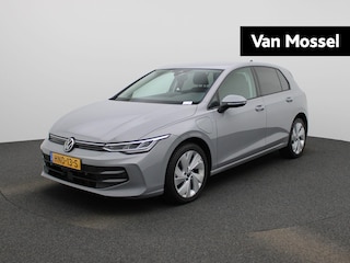 Volkswagen Golf 1.5 eHybrid Life Edition 204PK | Camera | Stoel+stuur verwarming | Carplay | Parkeersensoren | Standkachel | 140km bereik Elektrisch |