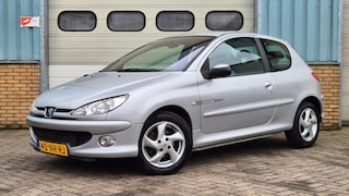 Peugeot 206 1.4-16V QUIKSILVER