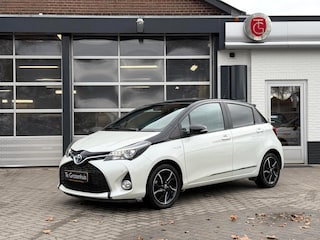 Toyota Yaris 1.5 Hybrid Dynamic Bi-Tone