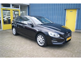 Volvo V60 1.6 T3 Momentum, 150 pk, Navi, Trekhaak, MOOI!!!