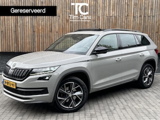 Skoda Kodiaq 1.5 TSI Sportline Automaat 7persoons | Panoramadak | LED verlichting | Adaptieve cruise control | Trekhaak afneembaar | Groot navigatiesysteem | Canton HiFi | Stoelverwarming | Parkeersensoren voor en achter | Achteruitrijcamera