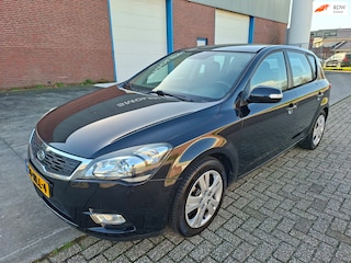 Kia Ceed Cee'd 1.4 CVVT X-ecutive 1 eigen.met NAP.rapport