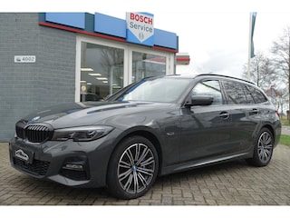 BMW 330e 292pk xDrive Aut M-Sport | LEDER | LASER | PANO | HEAD UP | HIFI | KEYLESS ENTRY