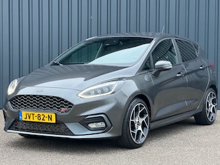 Ford Fiesta 1.5 200pk 5dr ST-3 I B&O I Recaro I Winterpack I Camera I Carplay I Parkeersensoren I Cruise Control I