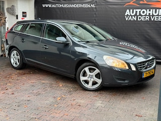Volvo V60 1.6 T3 Momentum, PDC/Clima/Sound/Trekkaak/Etc