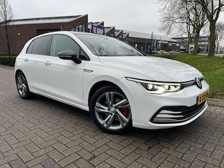 Volkswagen Golf 1.5 eTSI Style pano dak R- line optiek