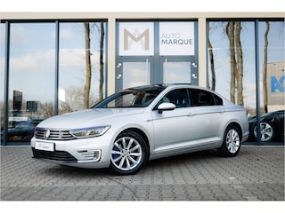 Volkswagen Passat 1.4 TSI 218PK DSG Aut. GTE Highline | Panoramadak | LED | Trekhaak | 17" LM Velgen | Navigatie | Adaptieve Cruise Control | Stoelverwarming |