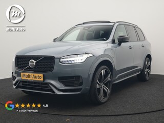 Volvo XC90 T8 Recharge AWD Plus Dark 7 Persoons LONG RANGE Plug In Hybrid 455pk Dealer O.H. PHEV | Trekhaak Af Fabriek | Panodak | Adaptive Cruise | Camera | Harman / Kardon | Lederen Sportstoelen Memory & Verwarmd | Google Assistent | Stuur Verwarmd | Keyless | Blis | 22"L.M |