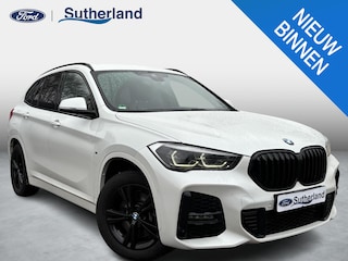 BMW X1 xDrive25e M Sport 220 PK PHEV | Plug-in Hybride | M pakket | Trekhaak | 19 inch | Camera | Sportstoelen | Stoelverwarming | Adaptive Led | Individual dakhemel | Elektrische achterklep
